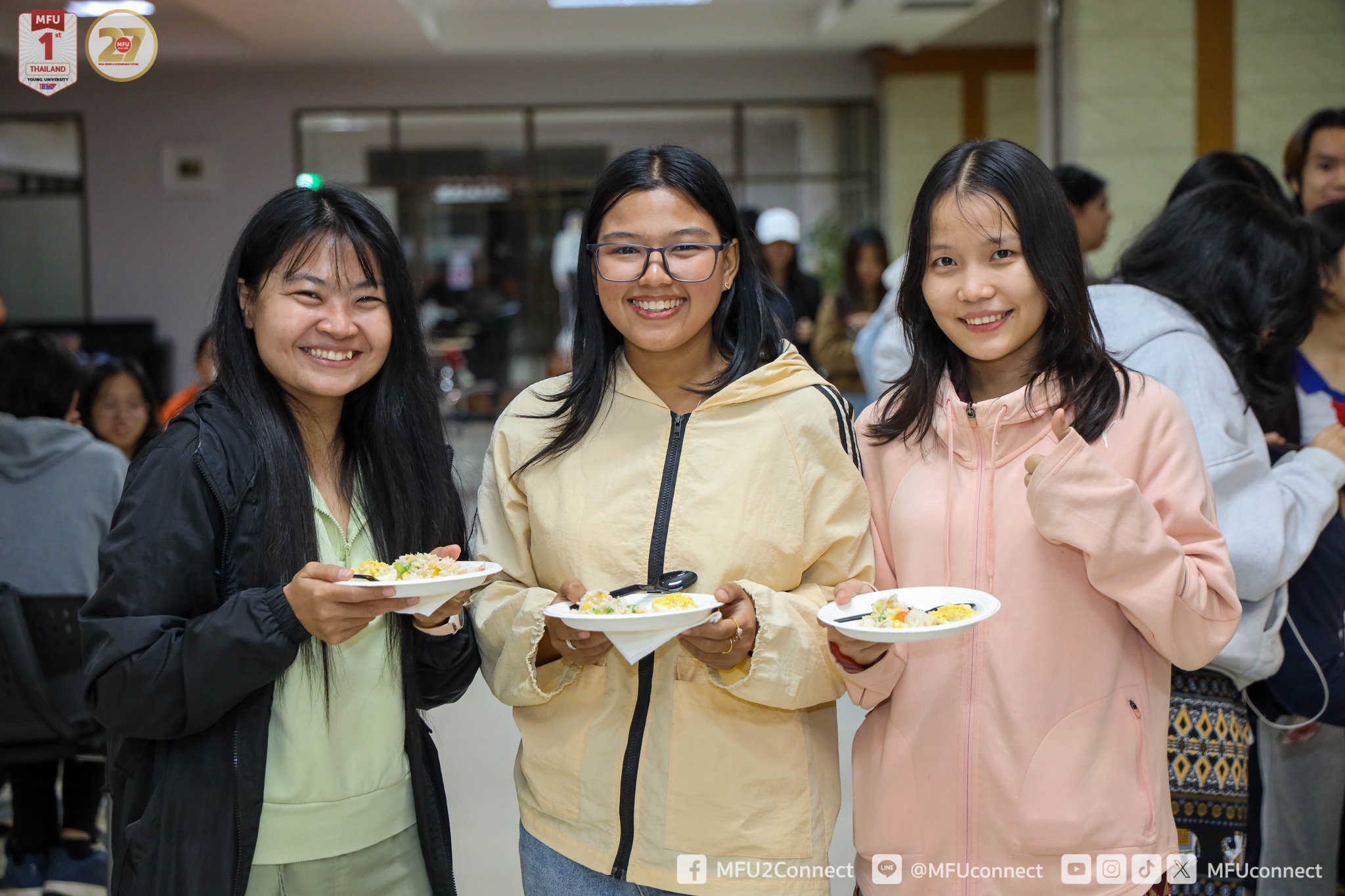 MFU Library จัดกิจกรรม “อิ่มนาน...อ่านยาว: Special Night” แจกของว่างและเครื่องดื่มฟรี เพื่อเป็นกำลังใจให้แก่นักศึกษา ในช่วงอ่านหนังสือเพื่อเตรียมตัวสอบปลายภาค